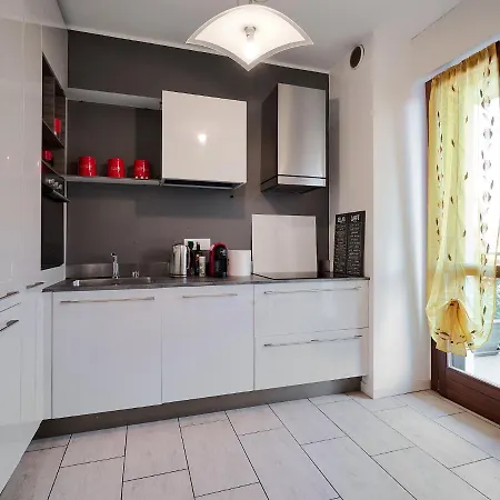 Xenia - New And Bright Urban Housing Апартаменты *